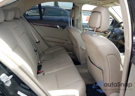 2009 Mercedes-Benz C 300 Luxury/Sport из США, поврежденный, VIN WDDGF54X19R077699